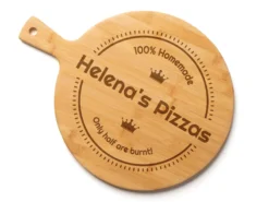 Personlig Serveringsbräda i Trä med Gravyr - Pizza