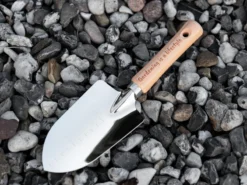 Planteringsspade med Gravyr
