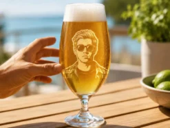 Spiegelau ölglas med gravyr - Eget foto
