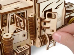 Ugears 3D-pussel i Trä - Heavy Boy Lastbil