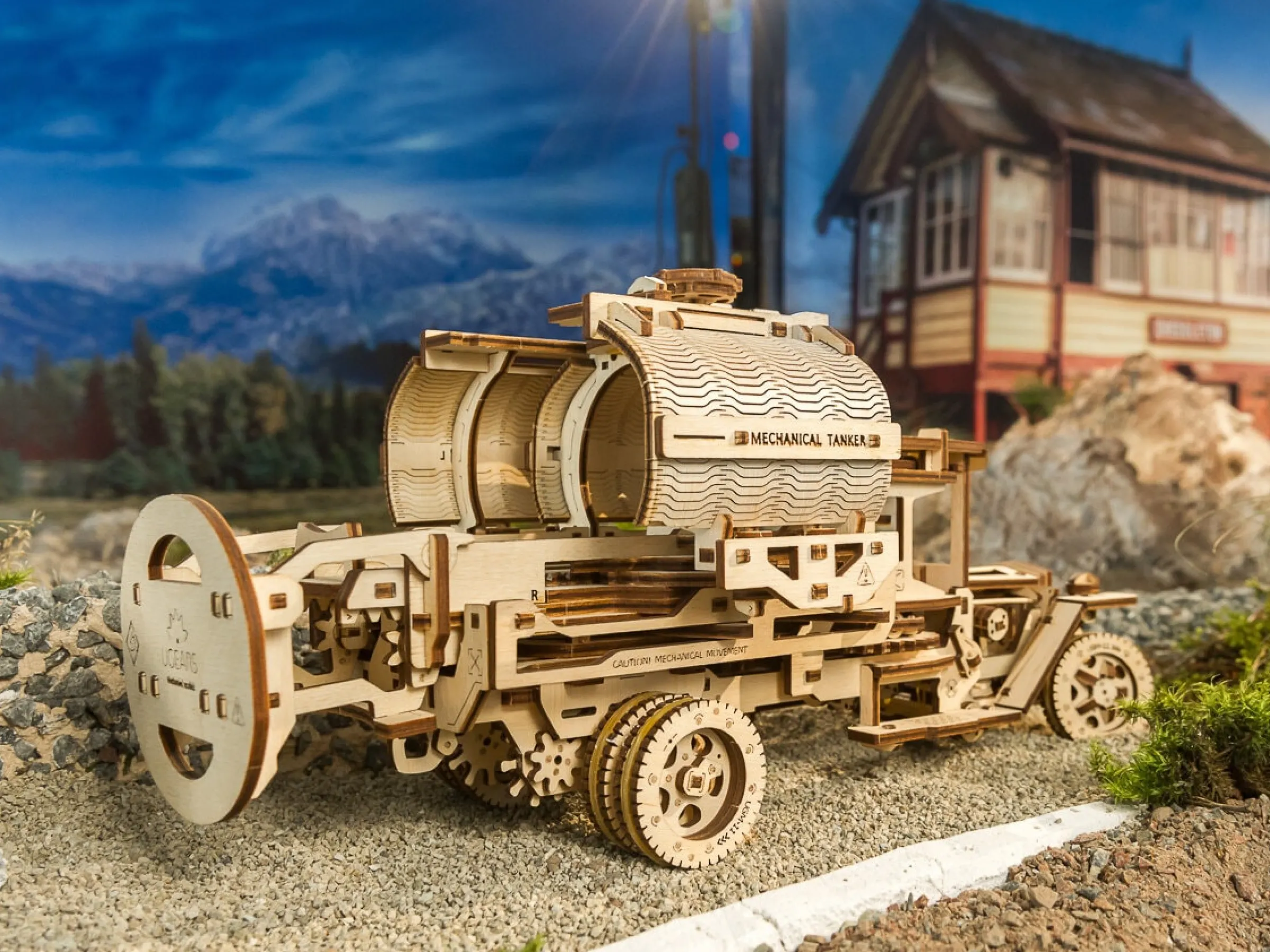 Ugears 3D-pussel i Trä - Tankbil